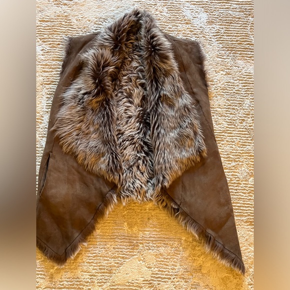 Reversible Real Shearling - Picture 2 of 12